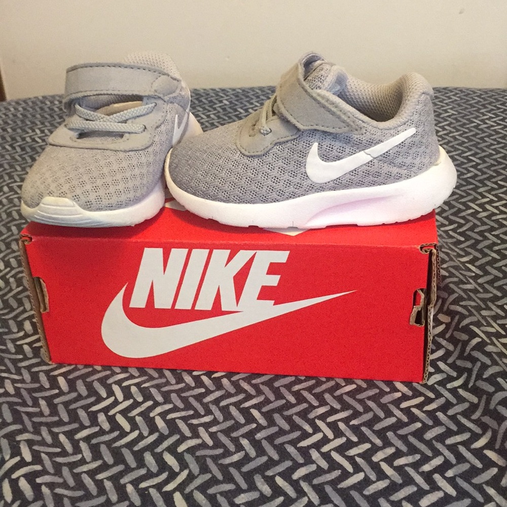 Toddler girl Nike 4c